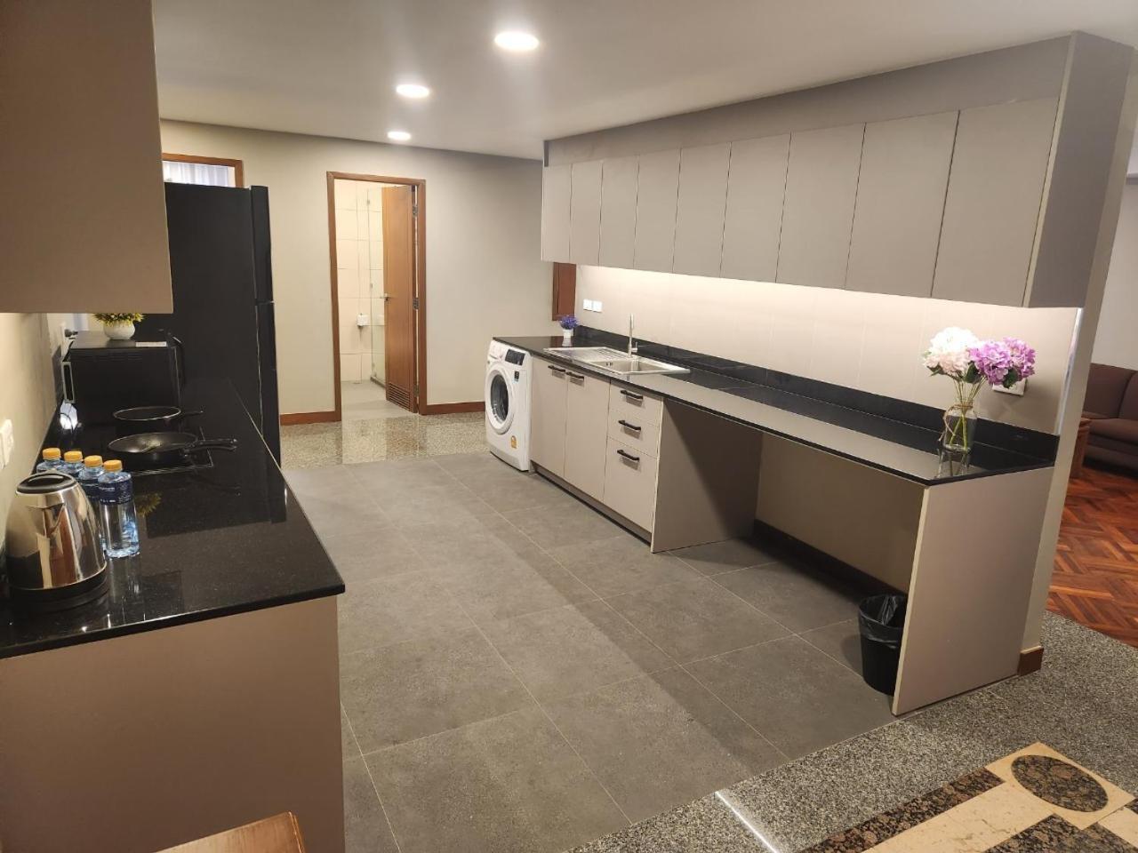 United Tower Thonglor By Aspira Apartment Bangkok Exterior photo
